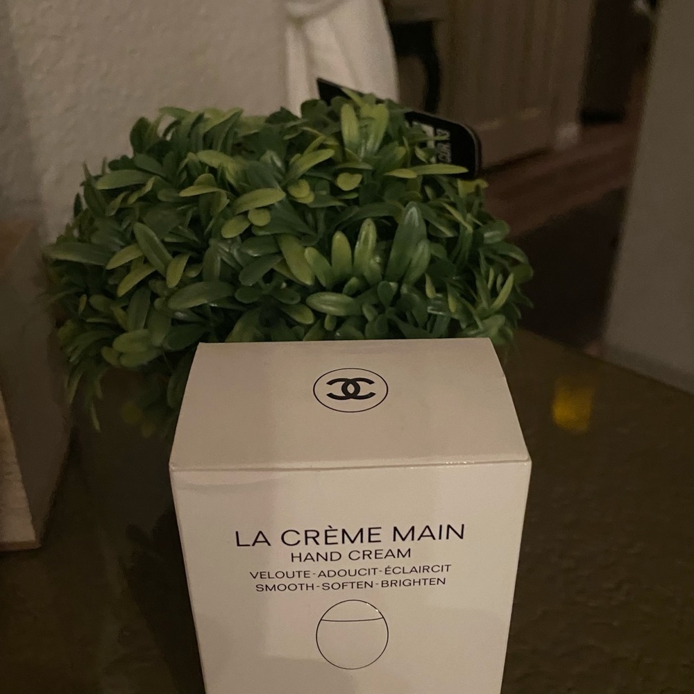 Chanel La Creme Main Hand Creme 50 ml 1.7 Fl. Oz - Picture 8 of 9